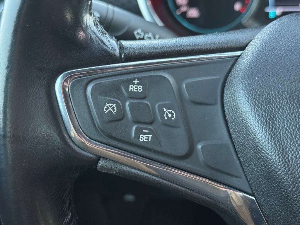 Used 2018 Chevrolet Malibu LT image 30