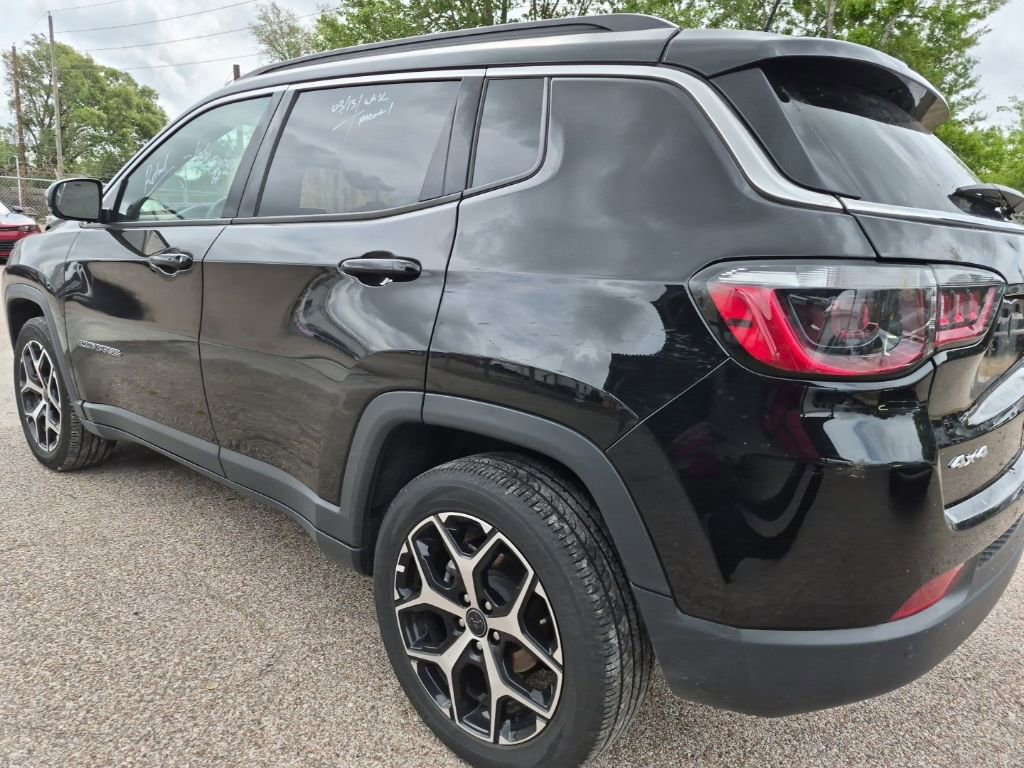 Used 2025 Jeep Compass Limited image 5