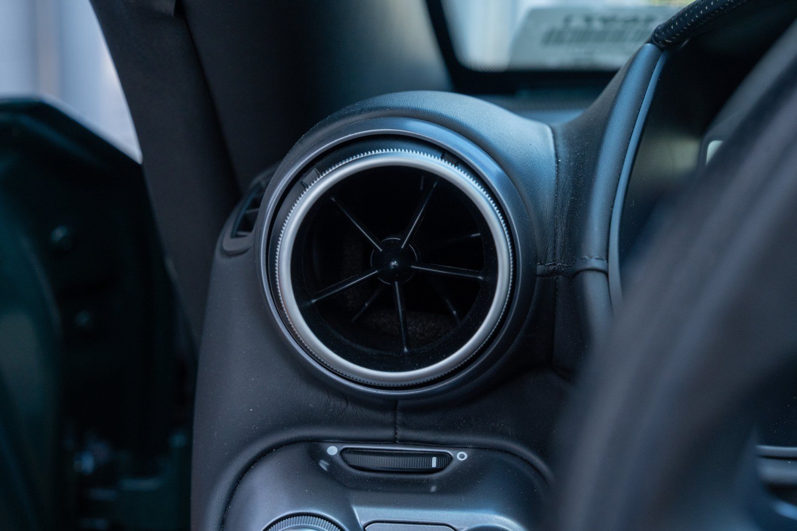 Used 2019 Ferrari Portofino RWD image 33