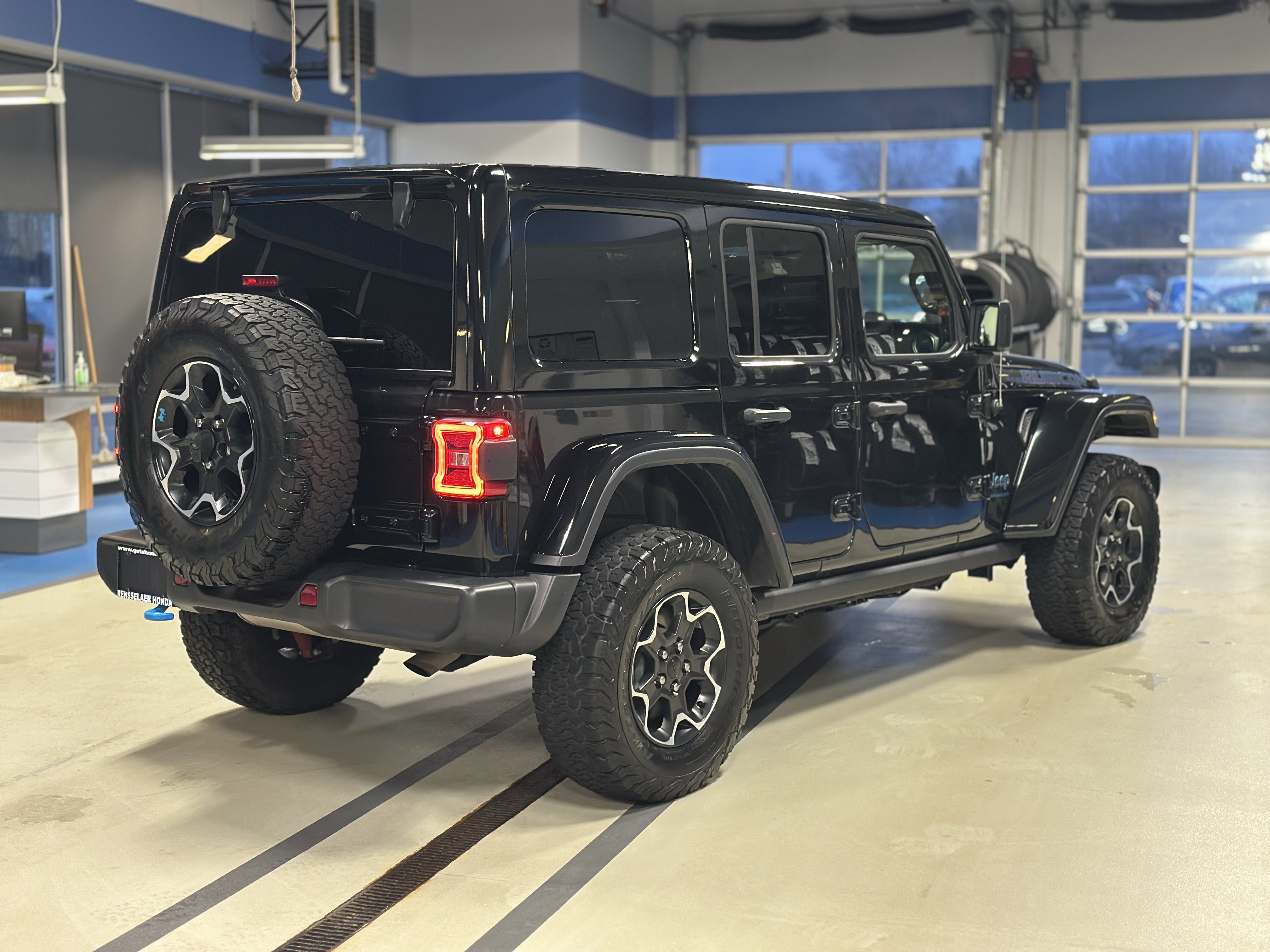 Used 2023 Jeep Wrangler Unlimited Rubicon 4xe w/ Cold Weather Group image 4