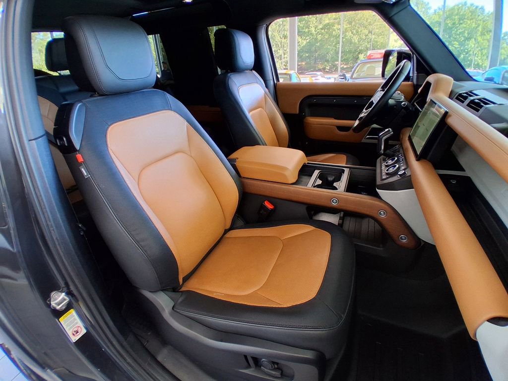 Used 2023 Land Rover Defender 90 X-Dynamic SE image 21