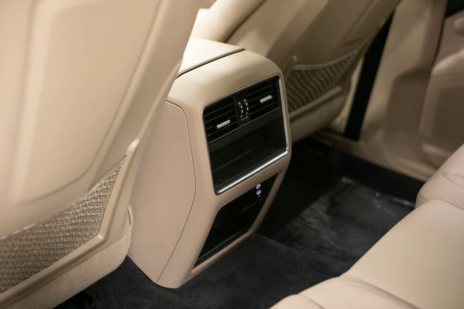 Certified 2023 Porsche Cayenne AWD/4WD image 33