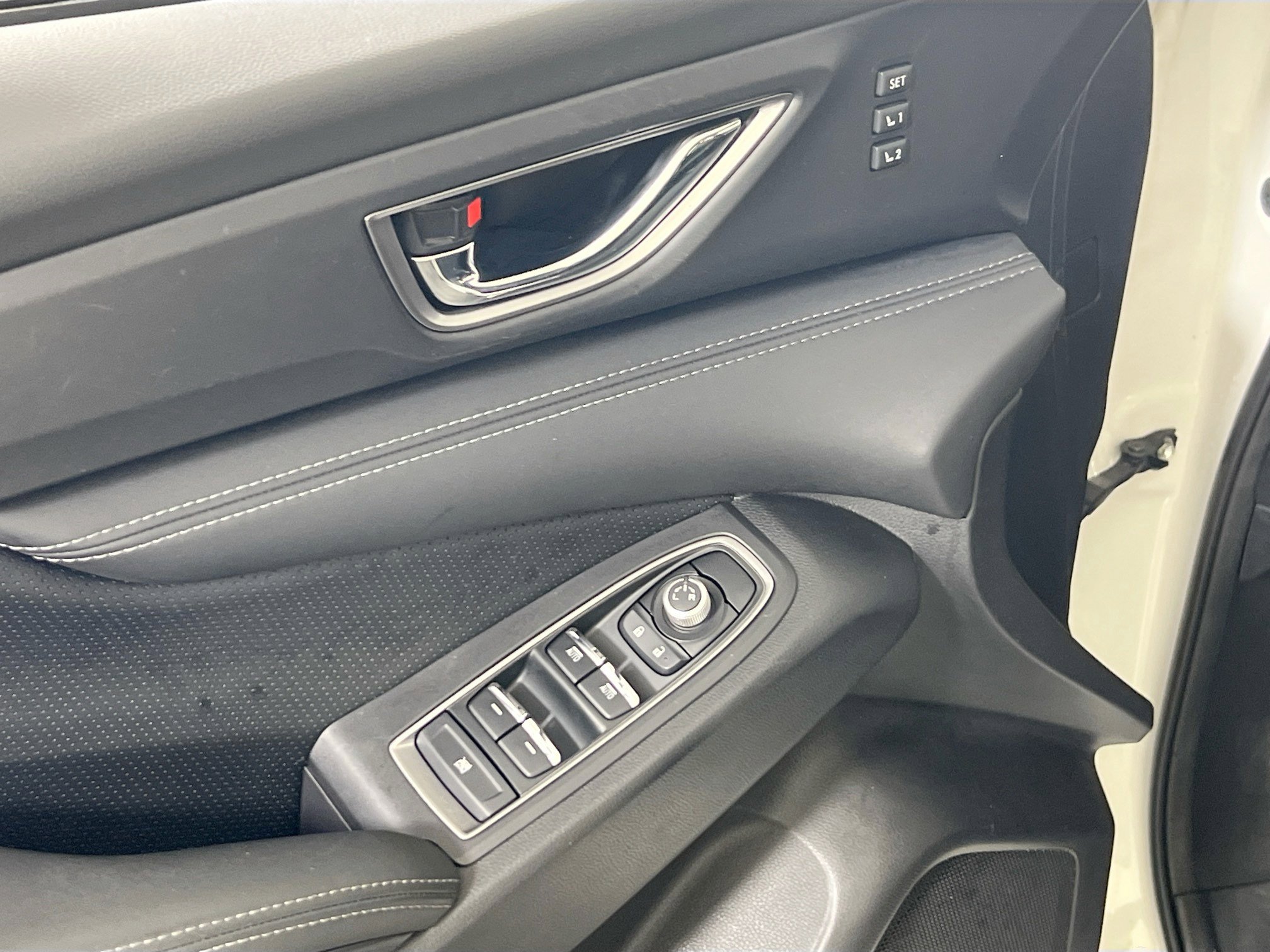 Used 2023 Subaru Ascent Limited image 17