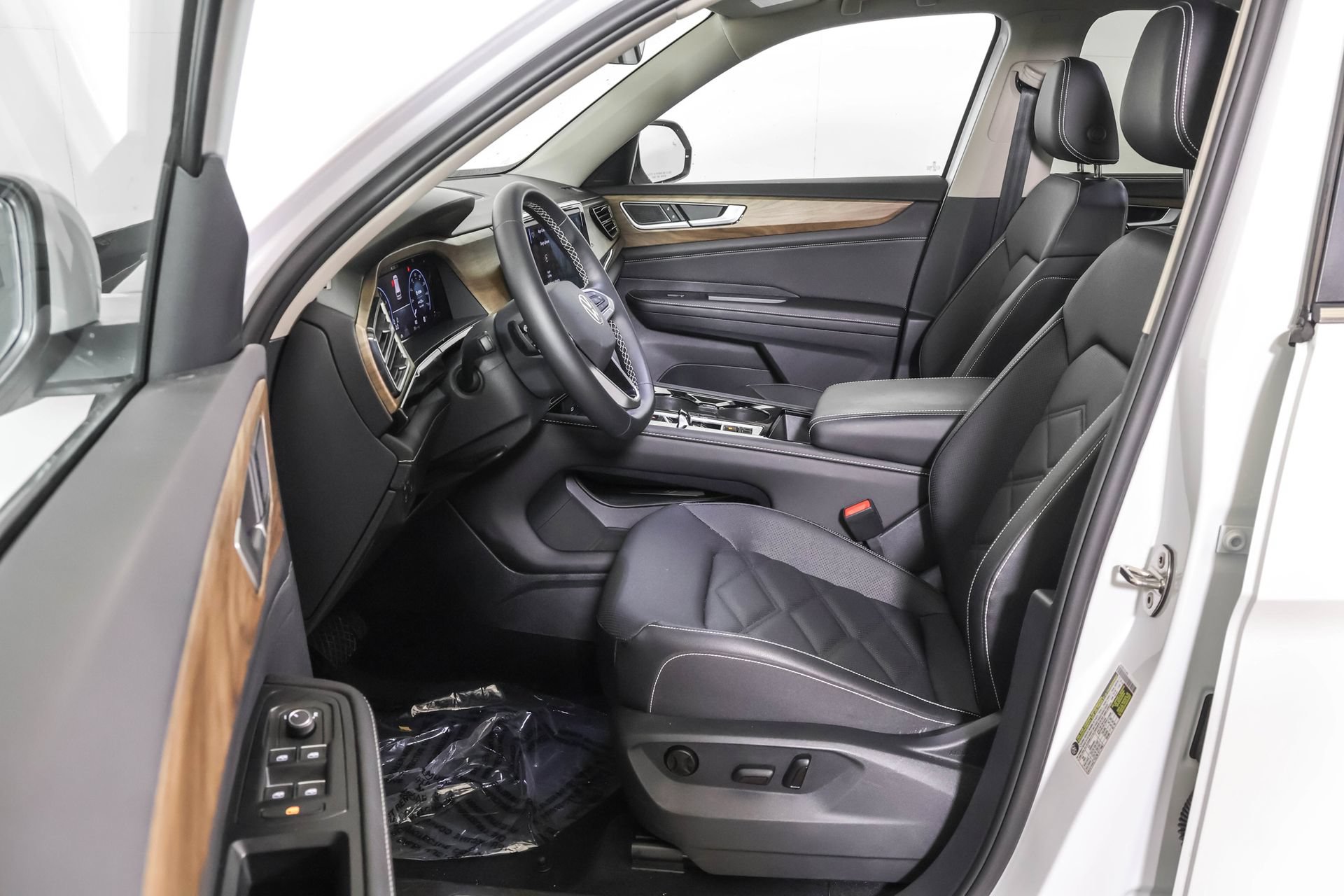 Used 2026 Volkswagen Atlas SE w/ Panoramic Sunroof Package AWD/4WD image 7