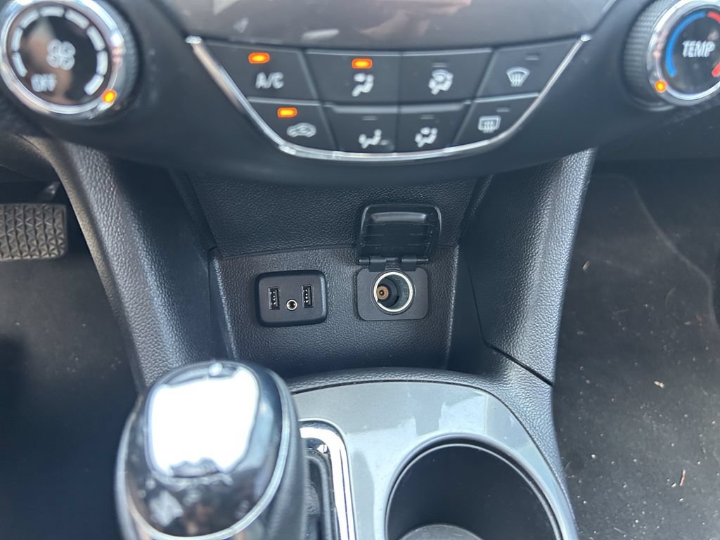 Used 2019 Chevrolet Cruze LS w/ LS Convenience Package FWD image 25
