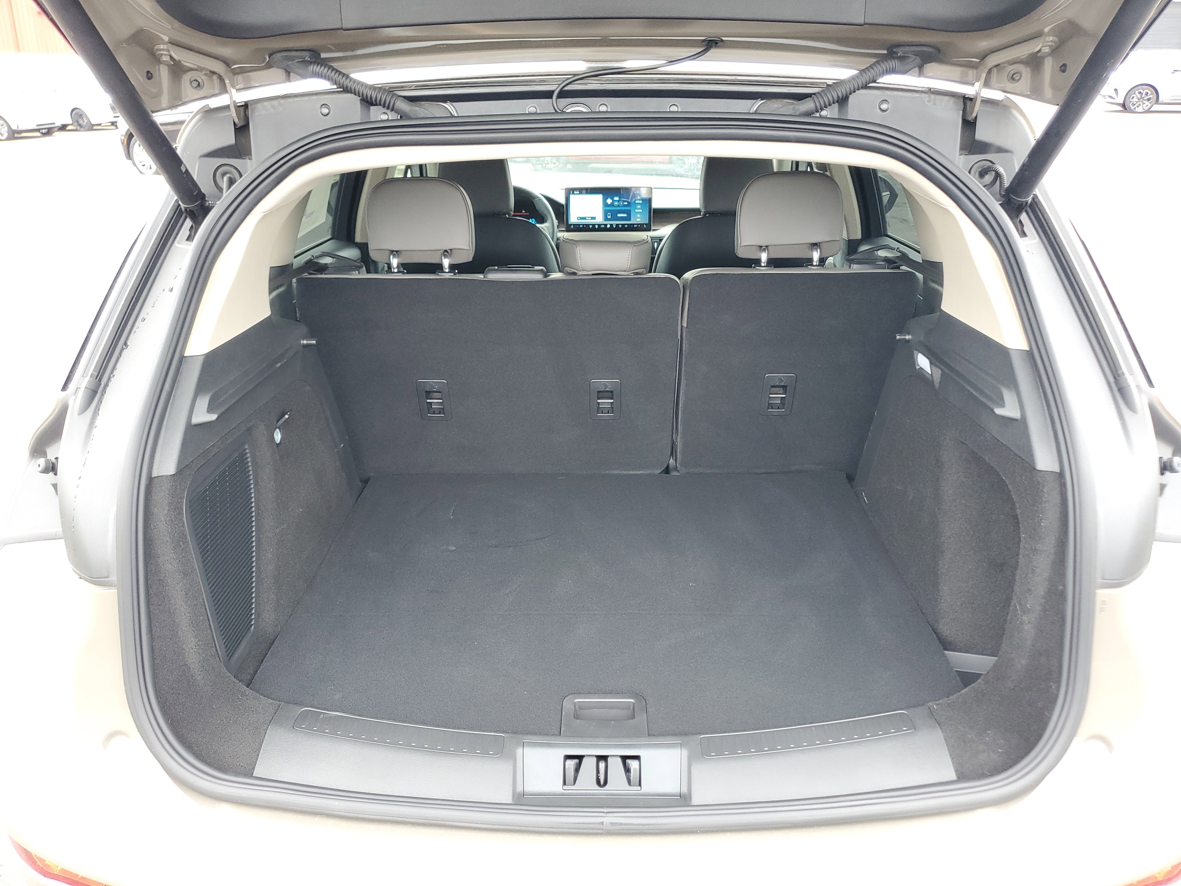 New 2025 Lincoln Corsair Grand Touring w/ Towing Package image 29