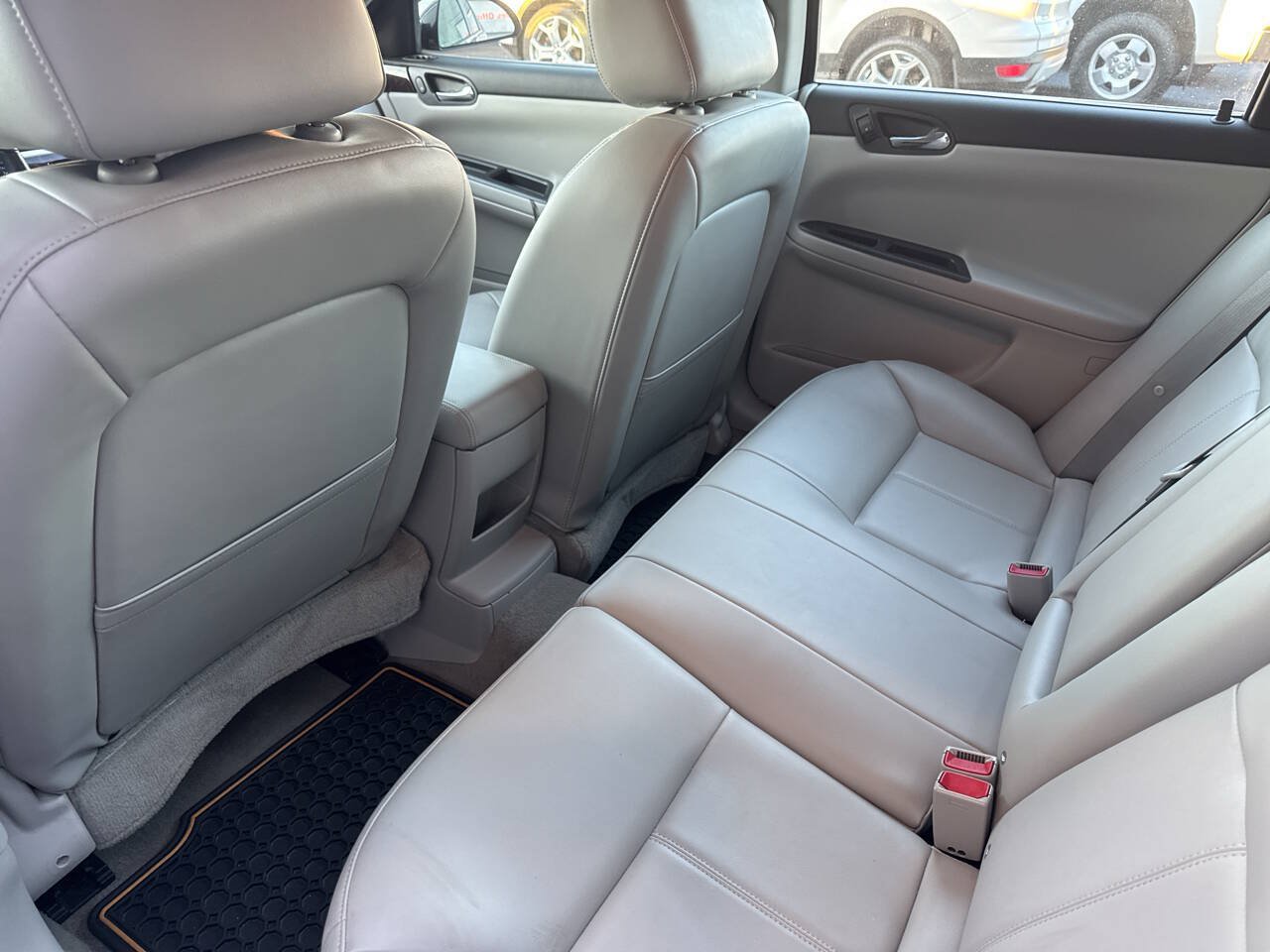 Used 2013 Chevrolet Impala LTZ FWD image 18