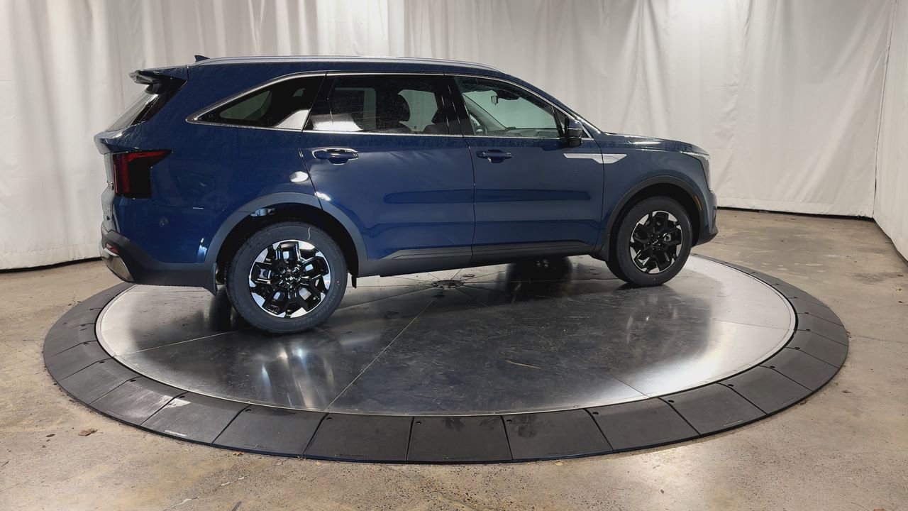 New 2026 Kia Sorento S image 2