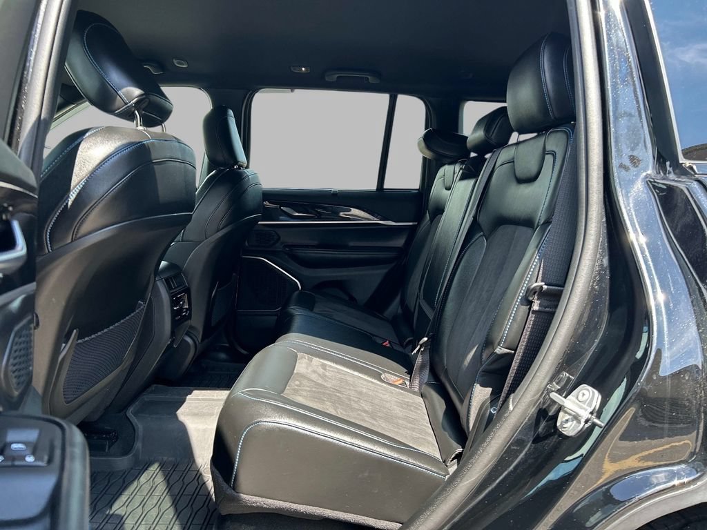 Certified 2022 Jeep Grand Cherokee Trailhawk w/ Luxury Tech Group III AWD/4WD image 19