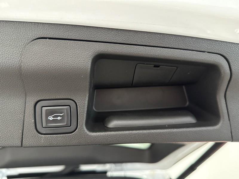 Used 2023 GMC Acadia SLE w/ Driver Convenience Package image 44