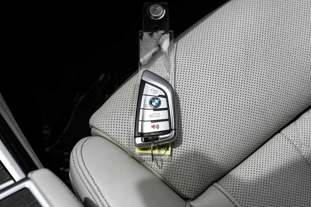 Used 2020 BMW 740i w/ Premium Package RWD image 75