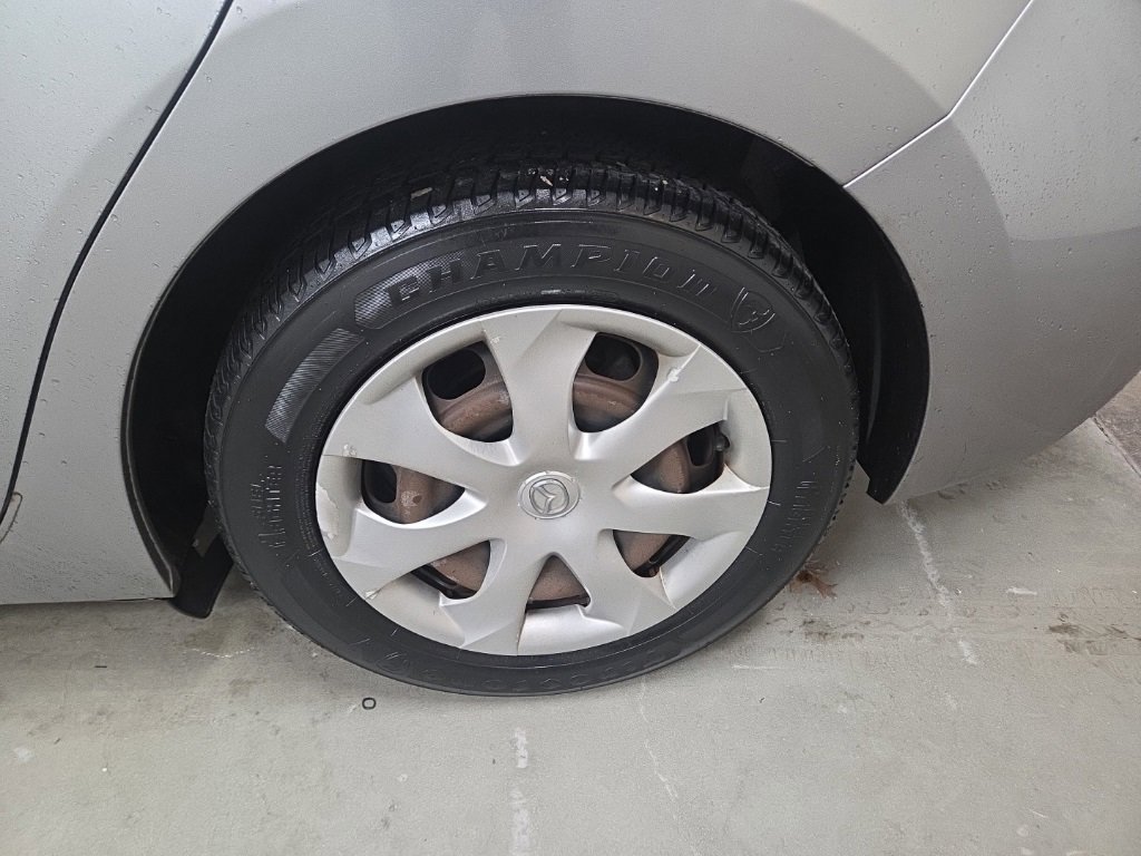 Used 2015 MAZDA MAZDA3 i Sport image 30