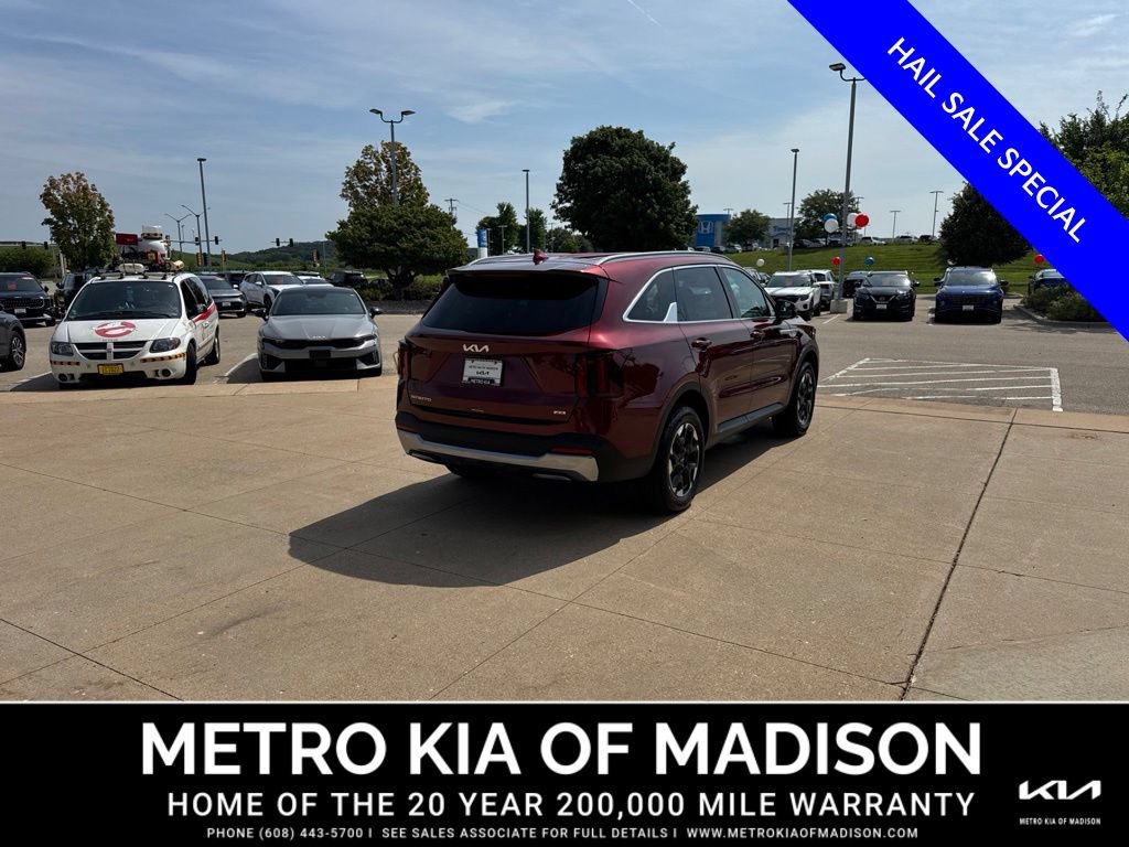 Used 2025 Kia Sorento S AWD/4WD image 5