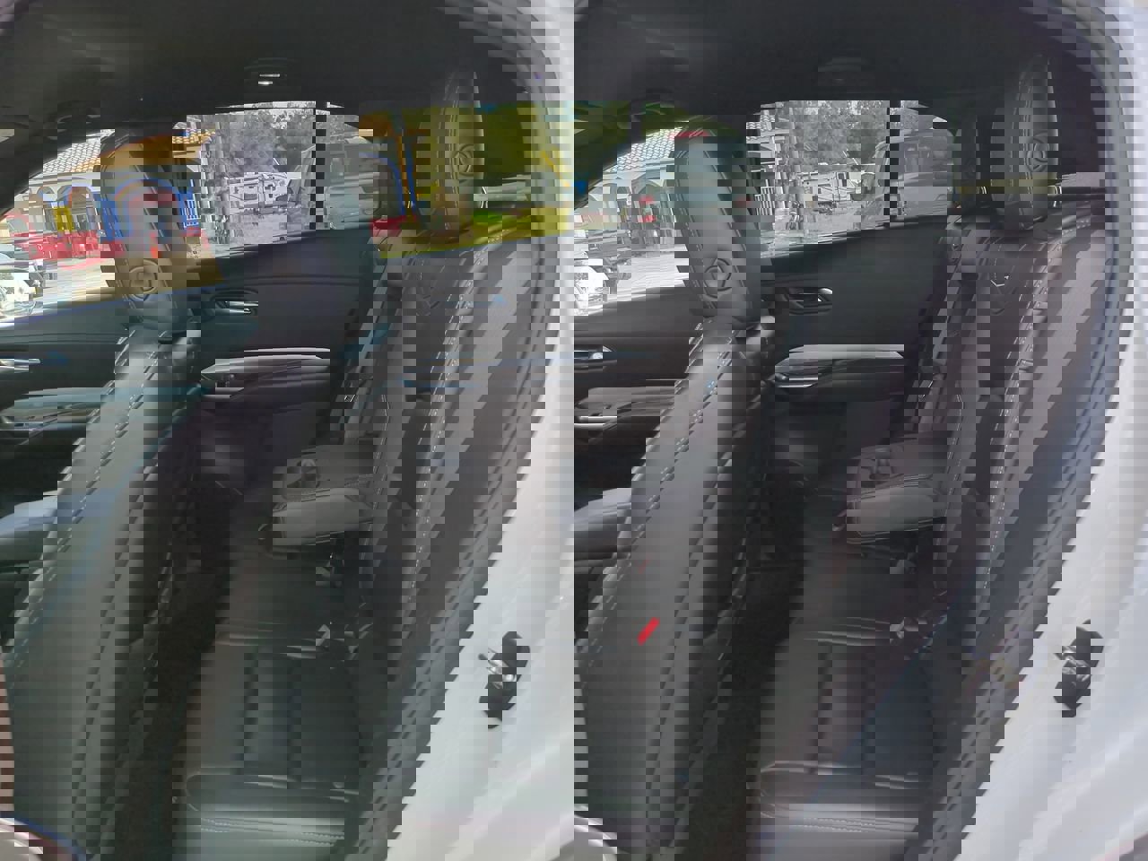 Used 2022 Cadillac XT4 Premium Luxury w/ Technology Package image 11