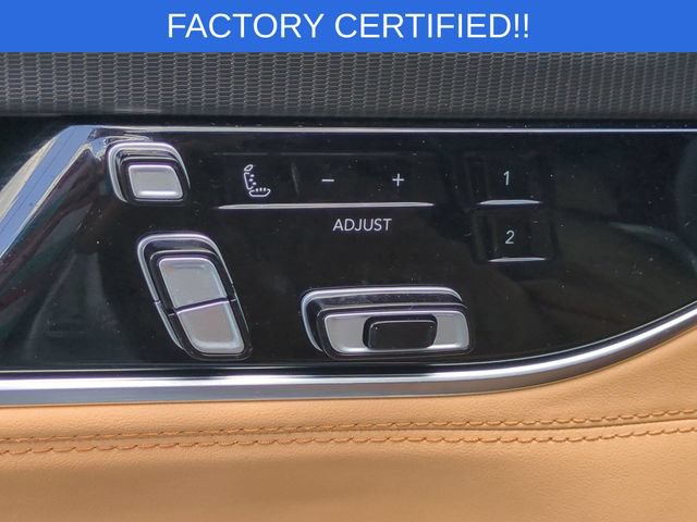 Certified 2025 Jeep Grand Wagoneer Series III w/ Rear Seat Video Group 1 AWD/4WD image 17