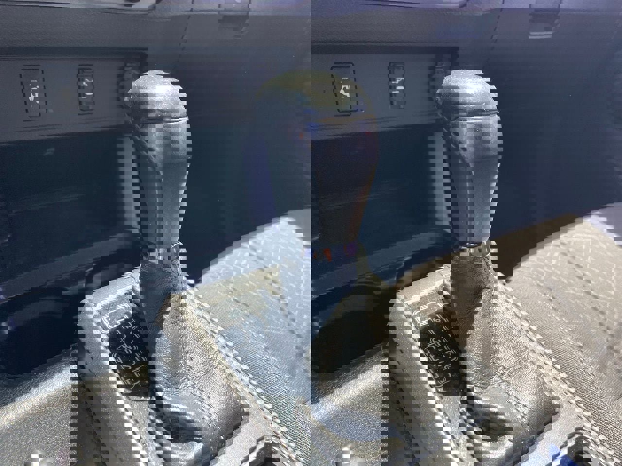 Used 2016 Toyota Tacoma TRD Sport w/ Towing Package AWD/4WD image 8