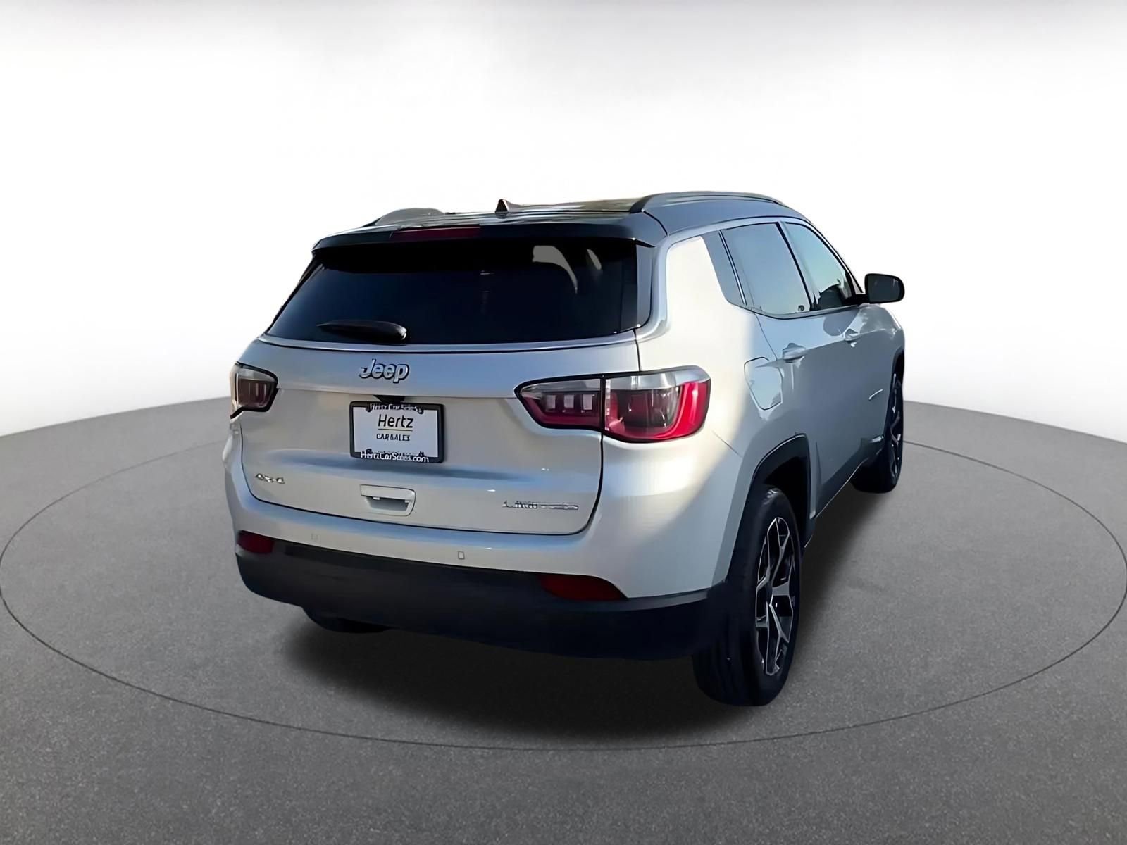 Used 2025 Jeep Compass Limited AWD/4WD image 15