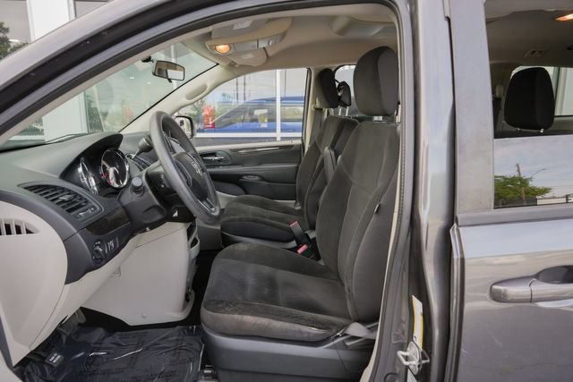 Used 2017 Dodge Grand Caravan SE w/ Power Window Group FWD image 17