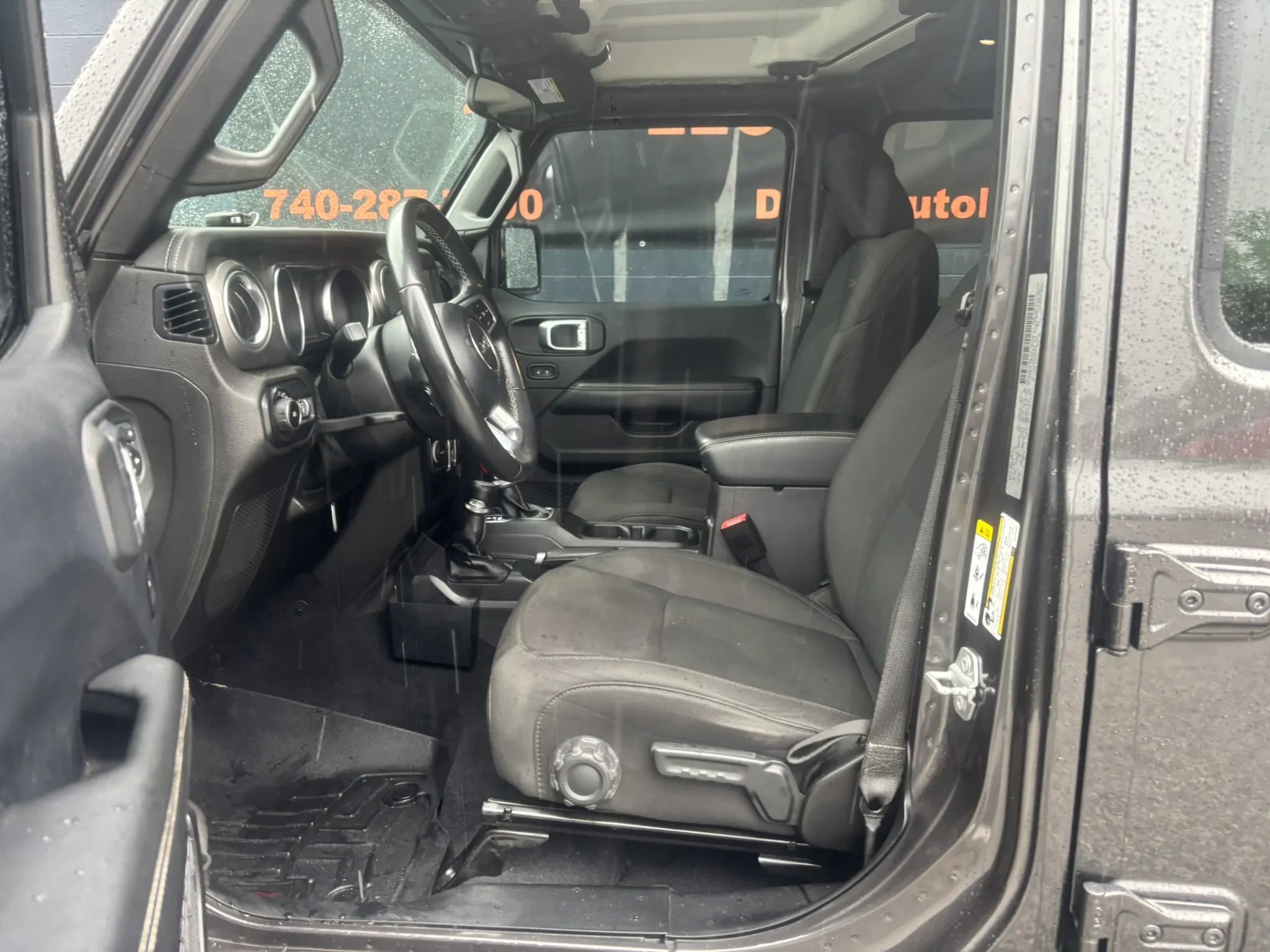 Used 2019 Jeep Wrangler Unlimited Sahara AWD/4WD image 16