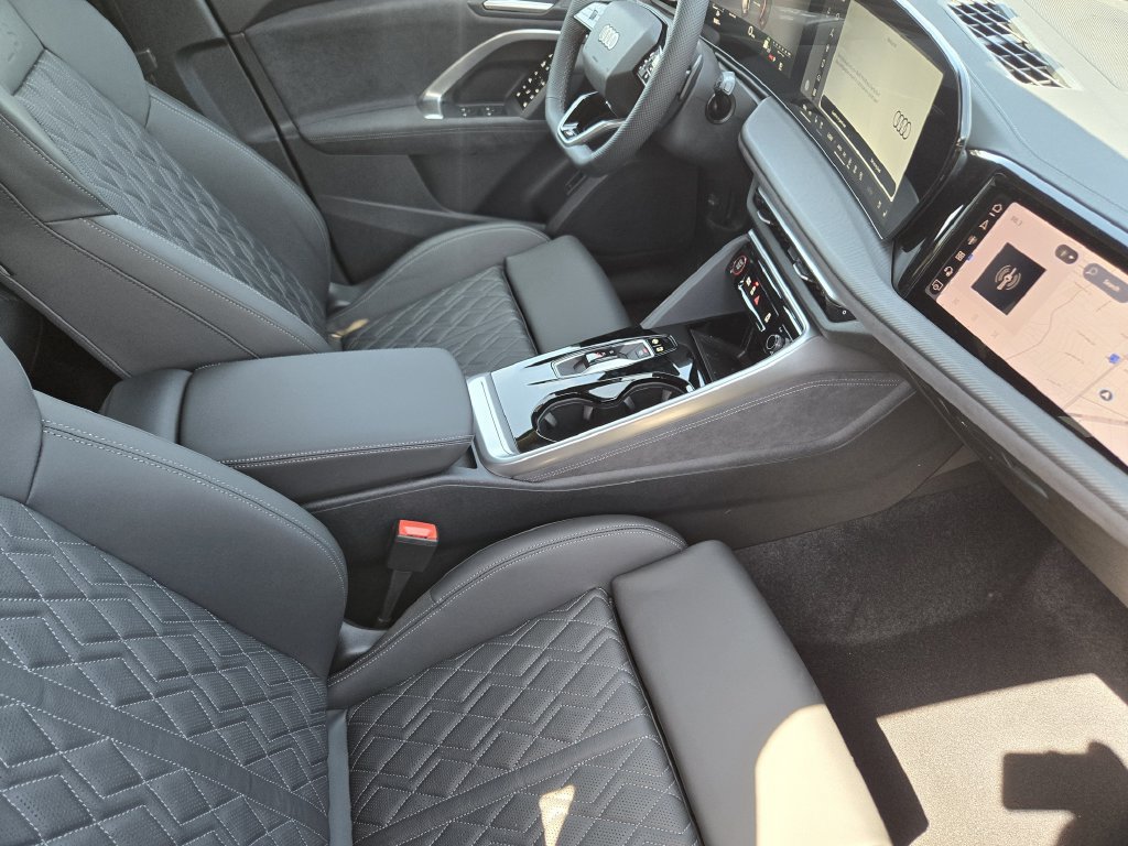New 2026 Audi SQ5 Prestige AWD/4WD image 17
