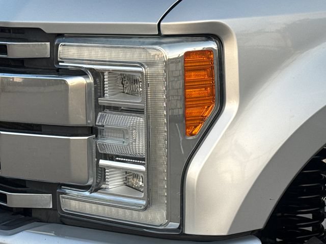 Used 2017 Ford F250 Platinum w/ Platinum Ultimate Package AWD/4WD video 3