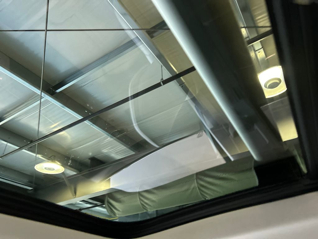 Certified 2025 Volvo XC90 T8 Ultra image 28