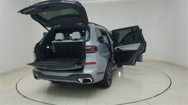 Used 2023 BMW X7 xDrive40i w/ M Sport Package image 82