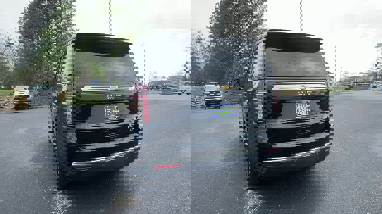 Used 2023 Chevrolet Tahoe LT w/ Luxury Package image 7