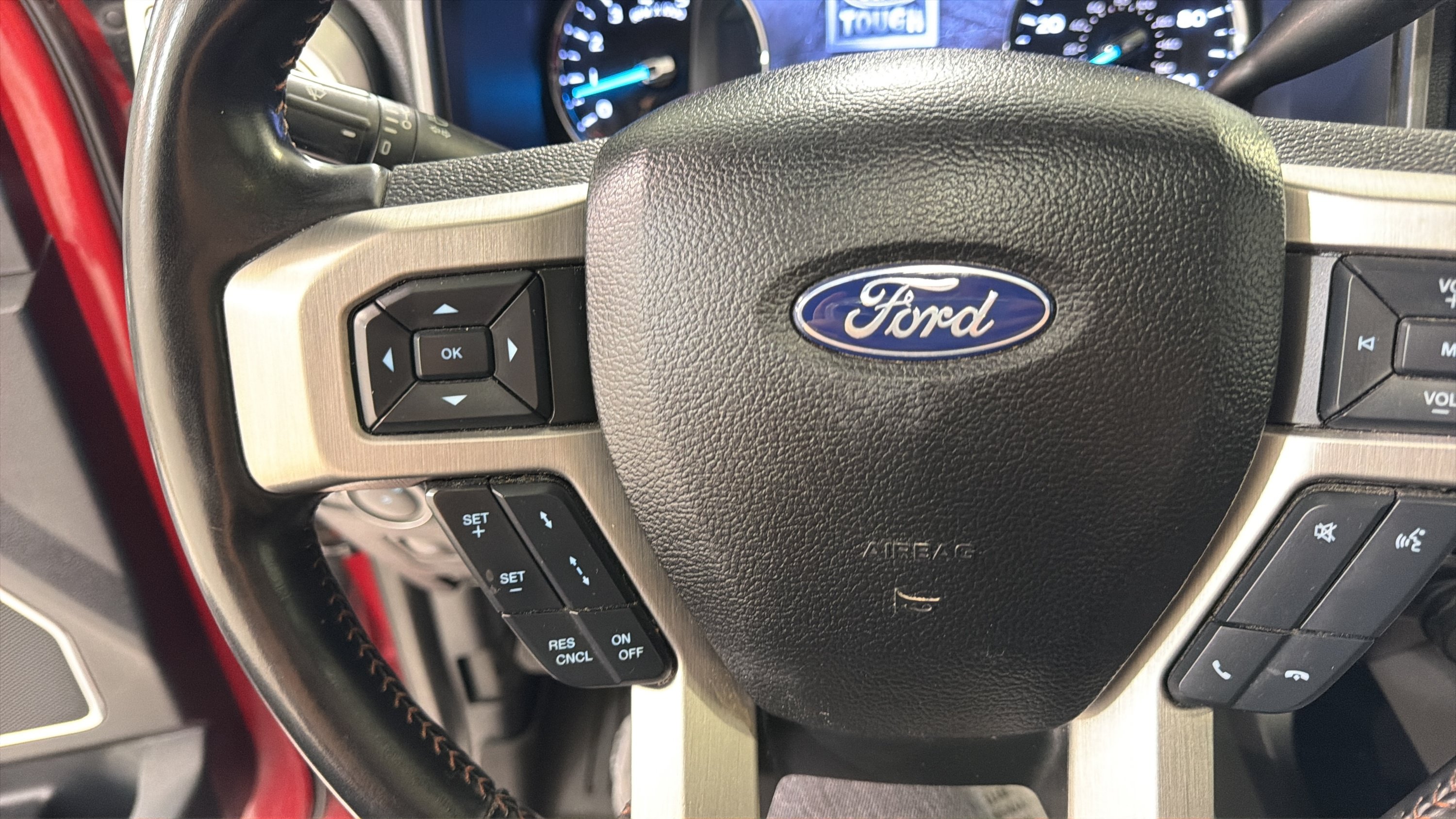 Used 2020 Ford F250 Platinum w/ FX4 Off-Road Package AWD/4WD image 13