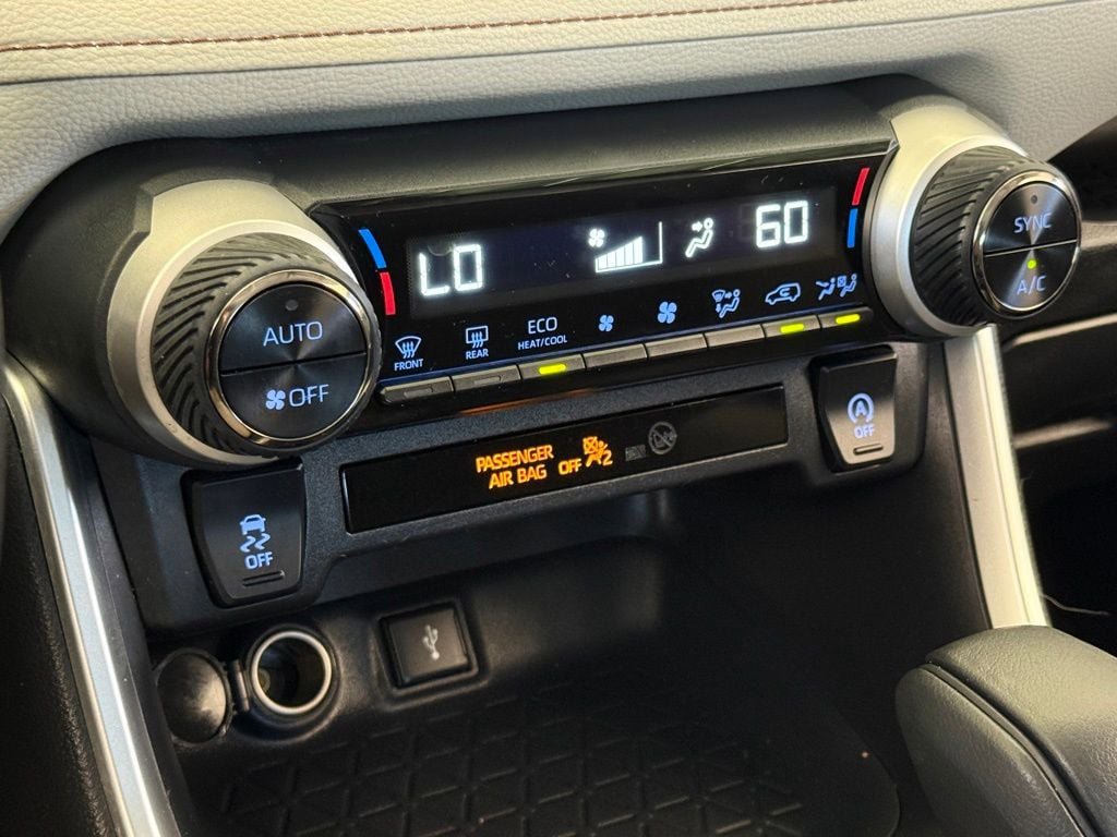 Used 2021 Toyota RAV4 XLE FWD image 22