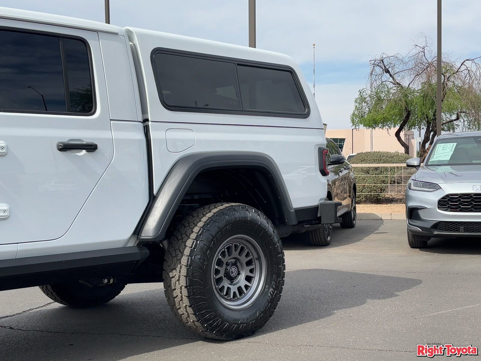 Used 2021 Jeep Gladiator Rubicon AWD/4WD image 9