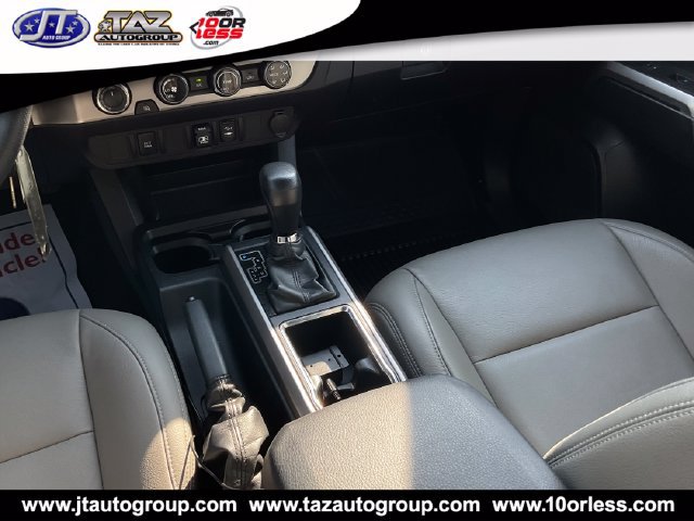 Used 2018 Toyota Tacoma SR5 AWD/4WD image 17