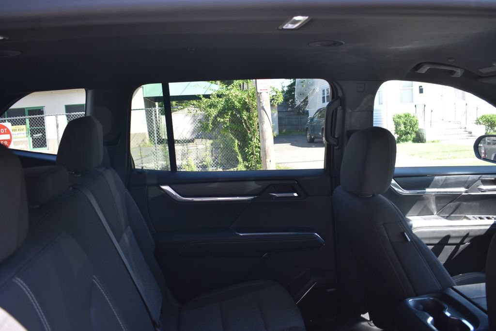 Used 2025 GMC Acadia Elevation AWD/4WD image 24