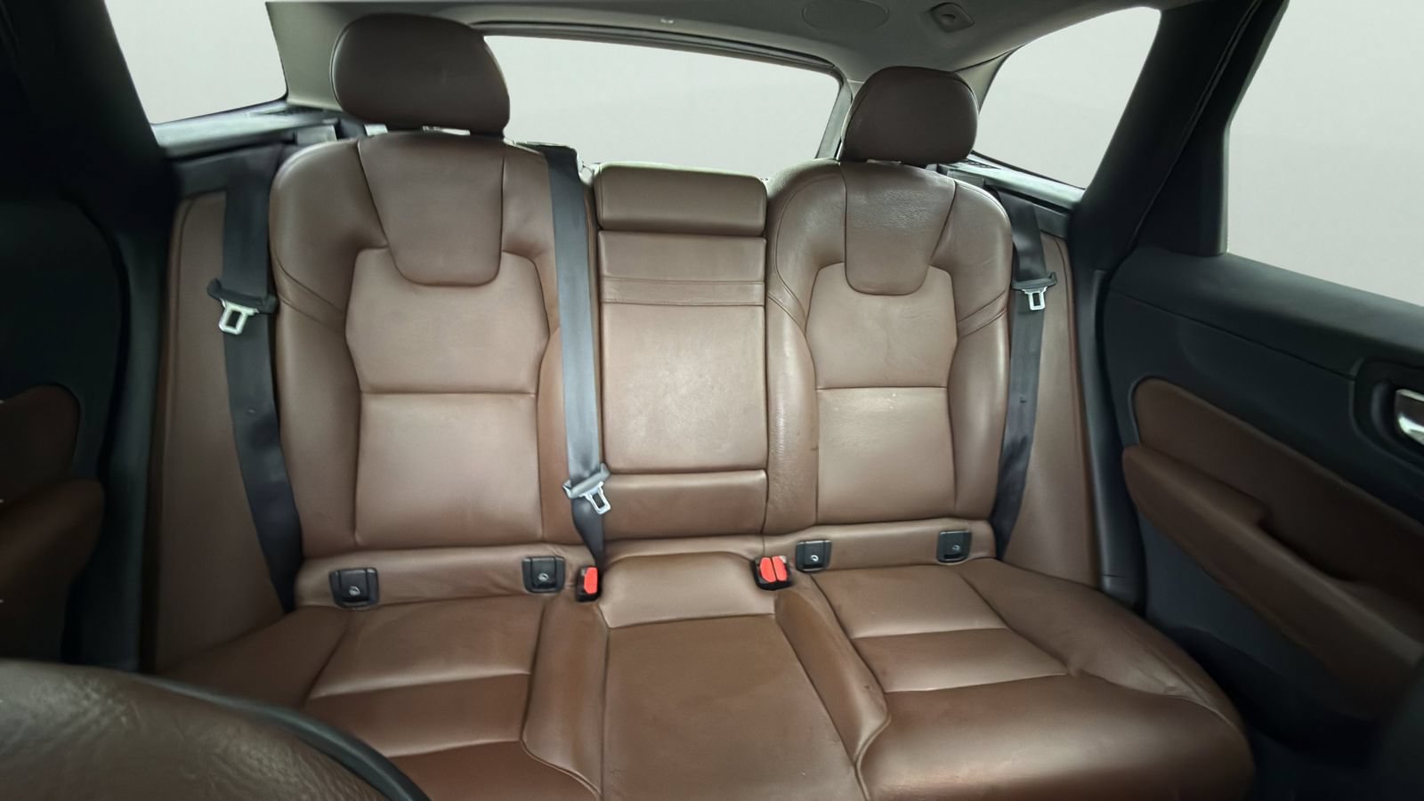Used 2019 Volvo XC60 T5 Momentum w/ Multimedia Package AWD/4WD image 25