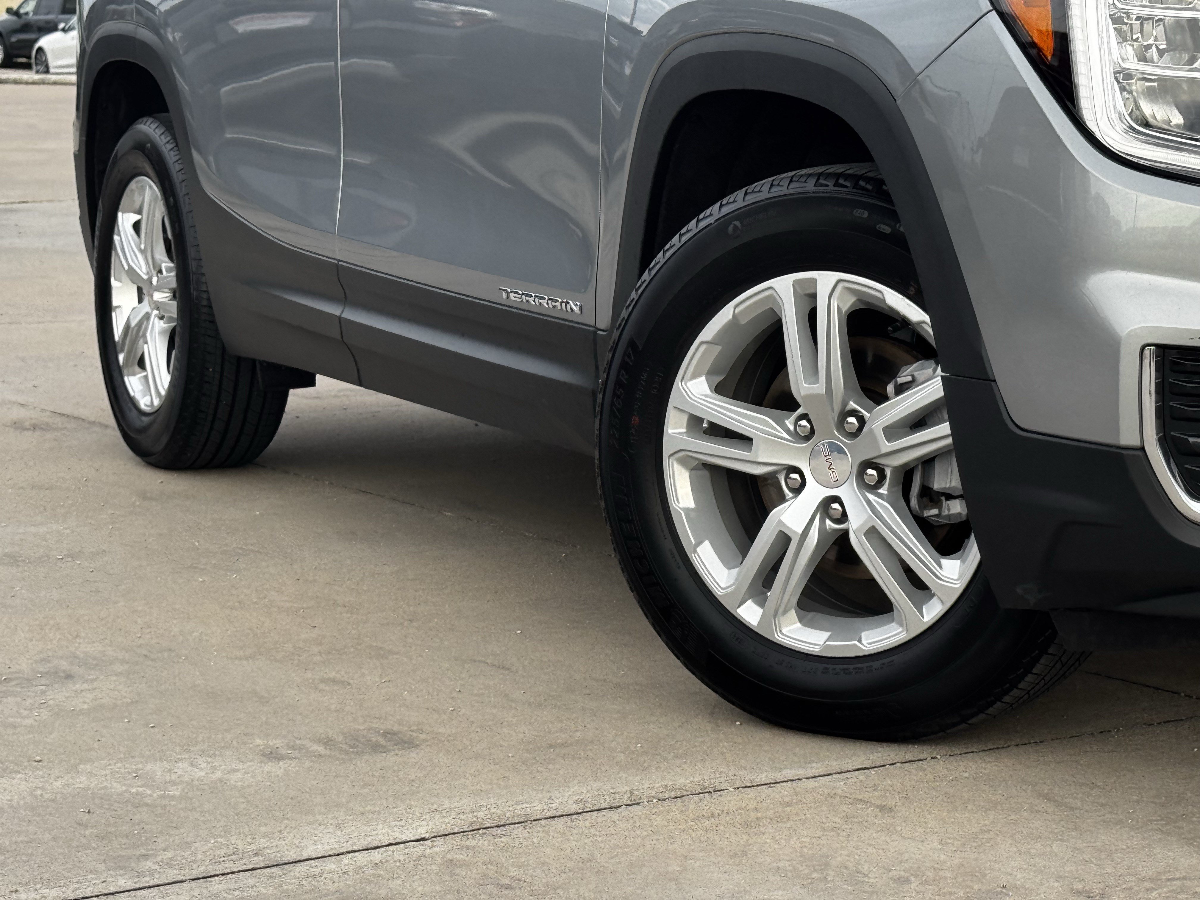 Used 2024 GMC Terrain SLE FWD image 12