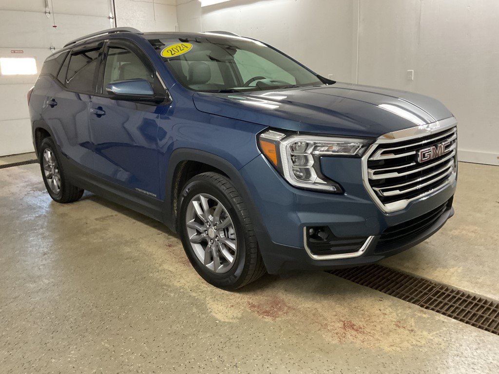 Used 2024 GMC Terrain SLT