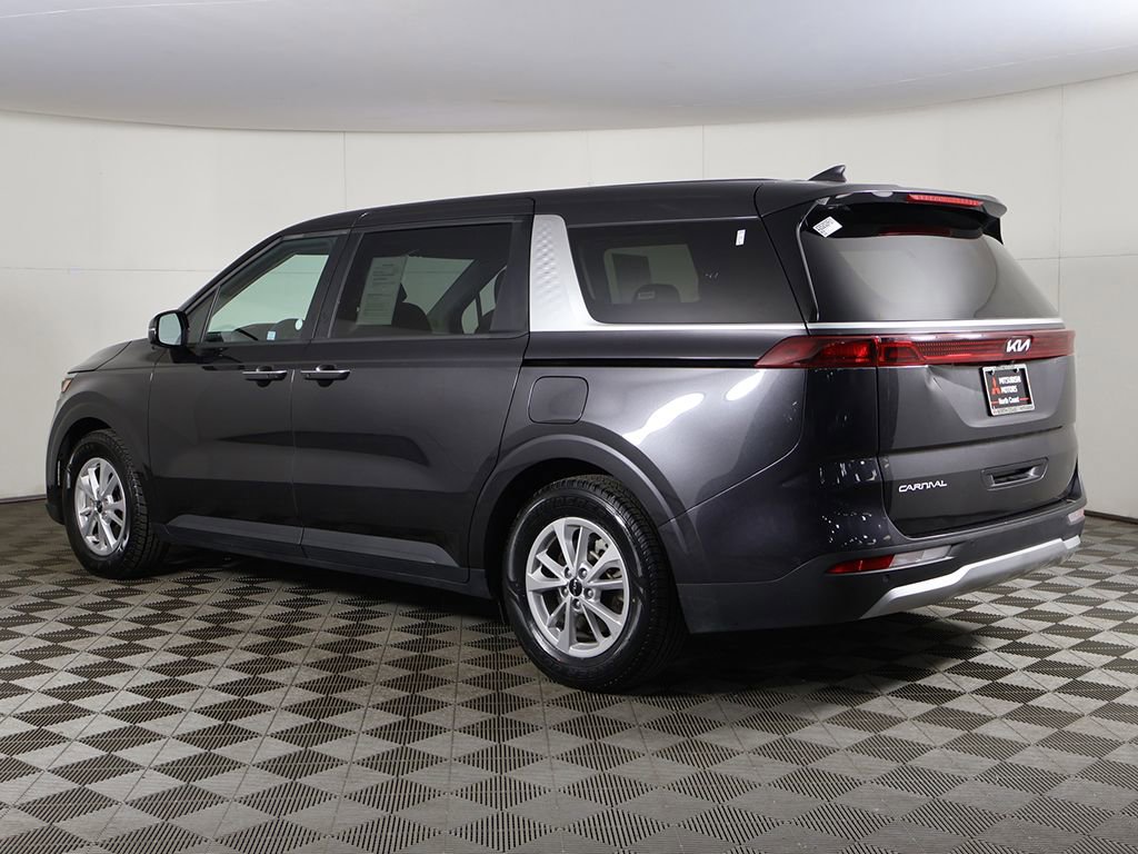 Used 2024 Kia Carnival LX FWD image 9