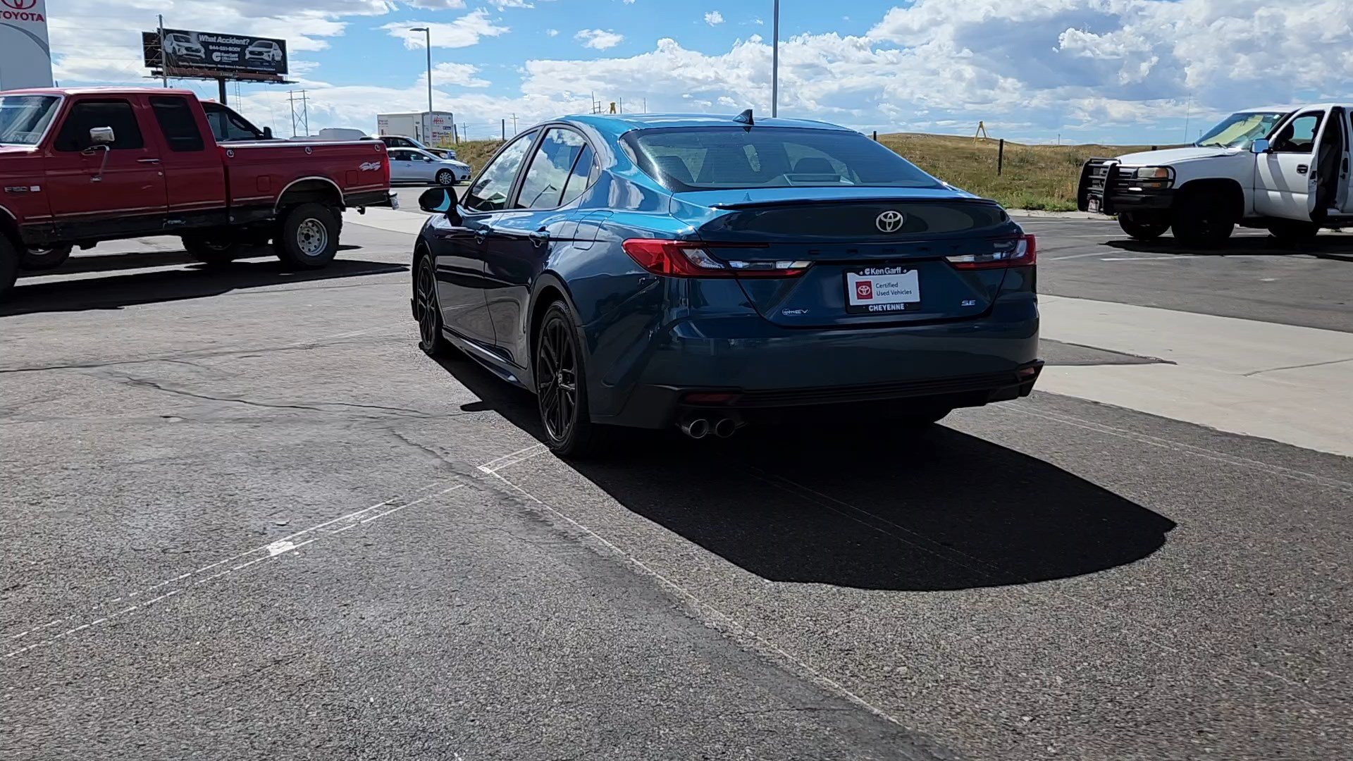 Certified 2025 Toyota Camry SE FWD image 3