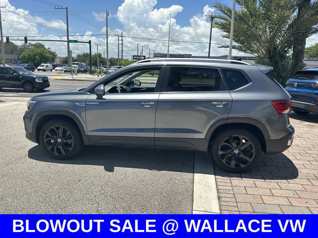 Certified 2023 Volkswagen Taos SE w/ Panoramic Sunroof Package FWD image 11
