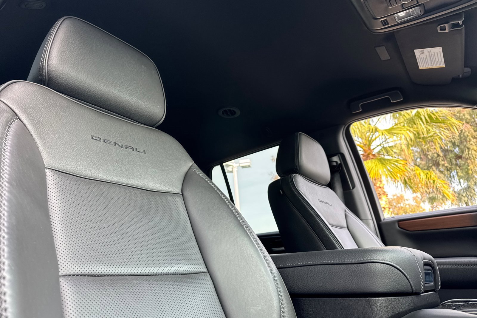 Used 2025 GMC Yukon Denali image 20