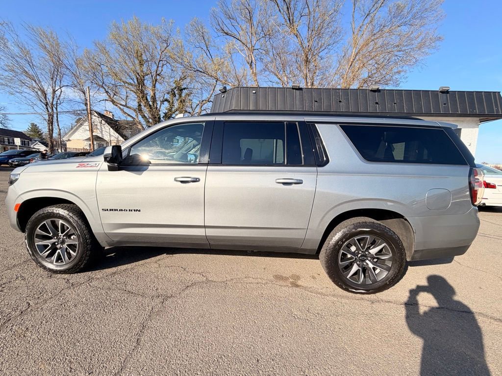 Used 2023 Chevrolet Suburban Z71 w/ Luxury Package image 5
