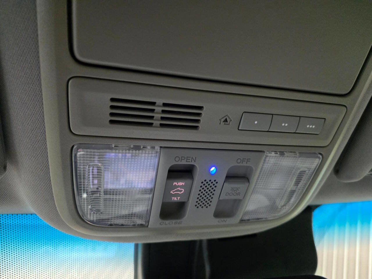 Used 2017 Honda Pilot Touring image 25