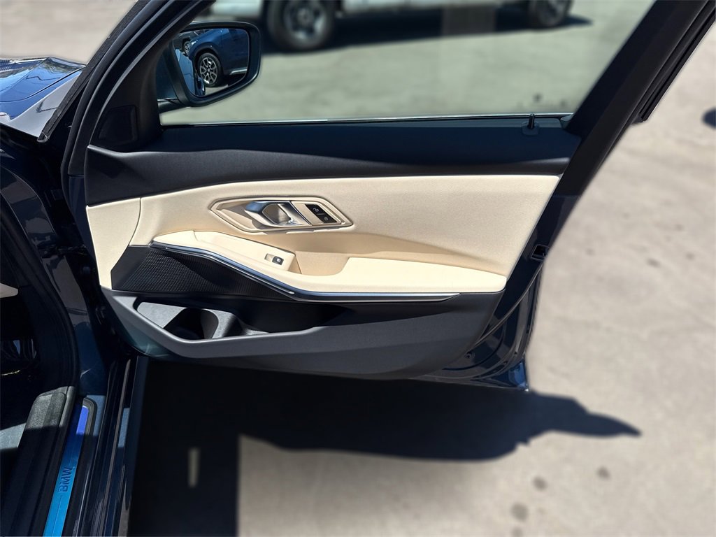 New 2025 BMW 330i Sedan w/ Convenience Package image 27