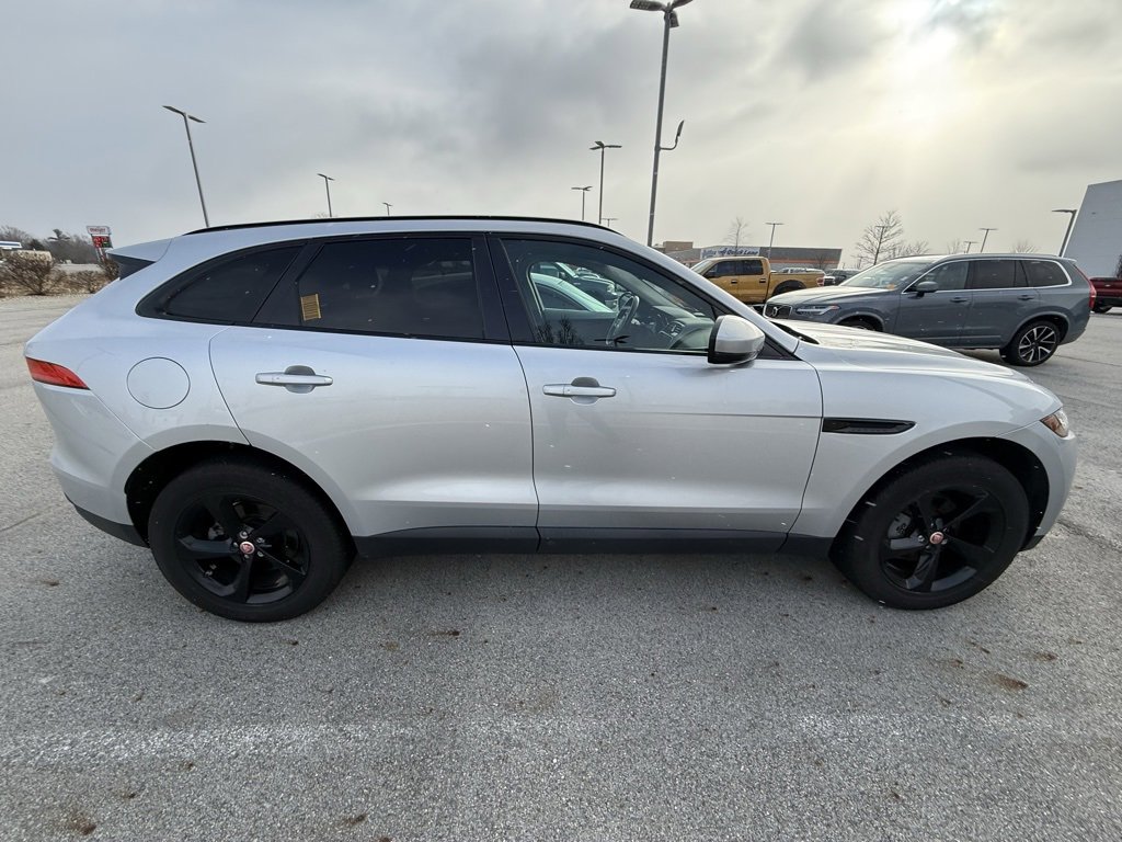 Used 2019 Jaguar F-PACE Premium image 12