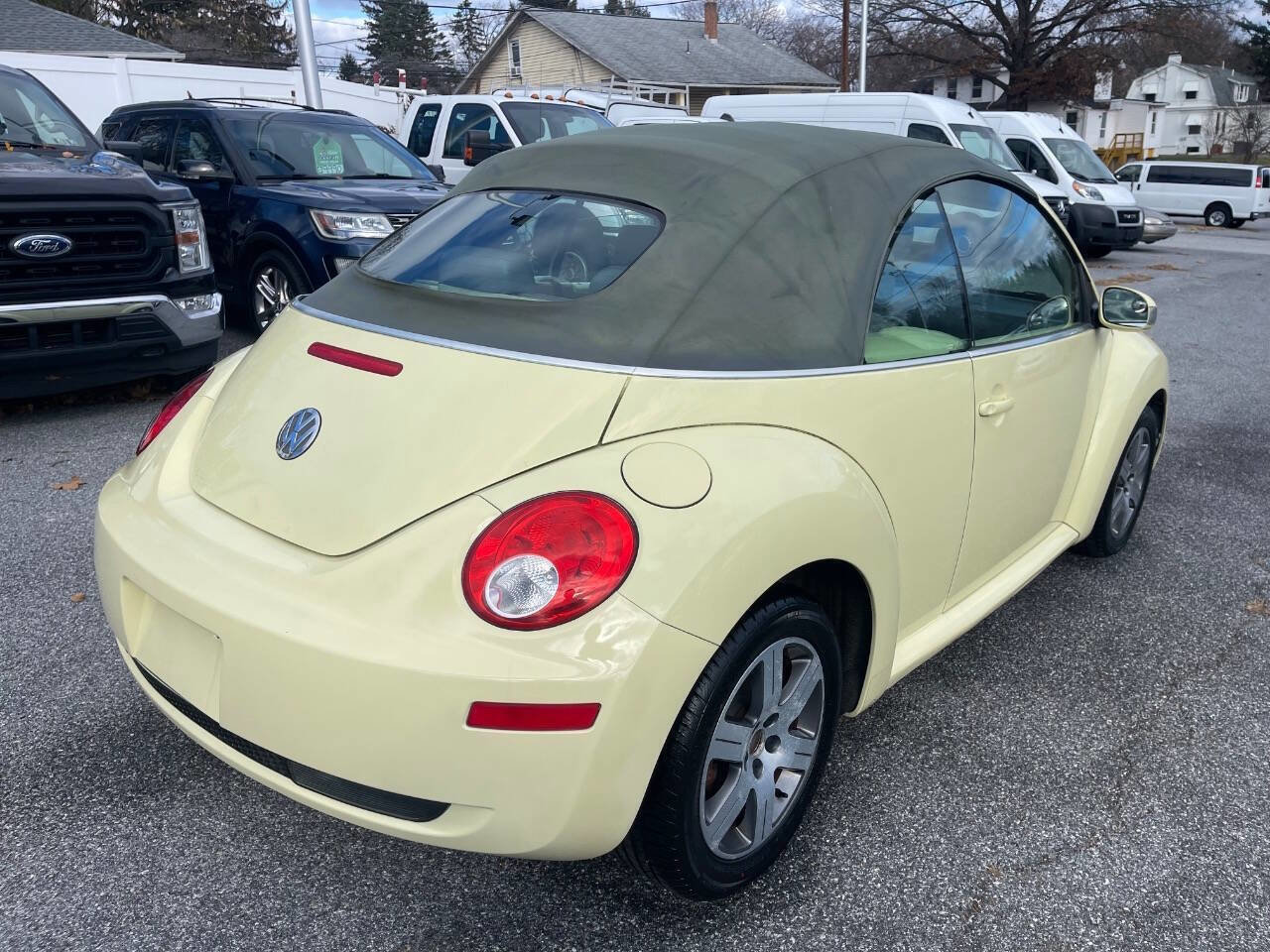 Used 2006 Volkswagen Beetle 2.5 PZEV 2dr Convertible (2.5L image 6