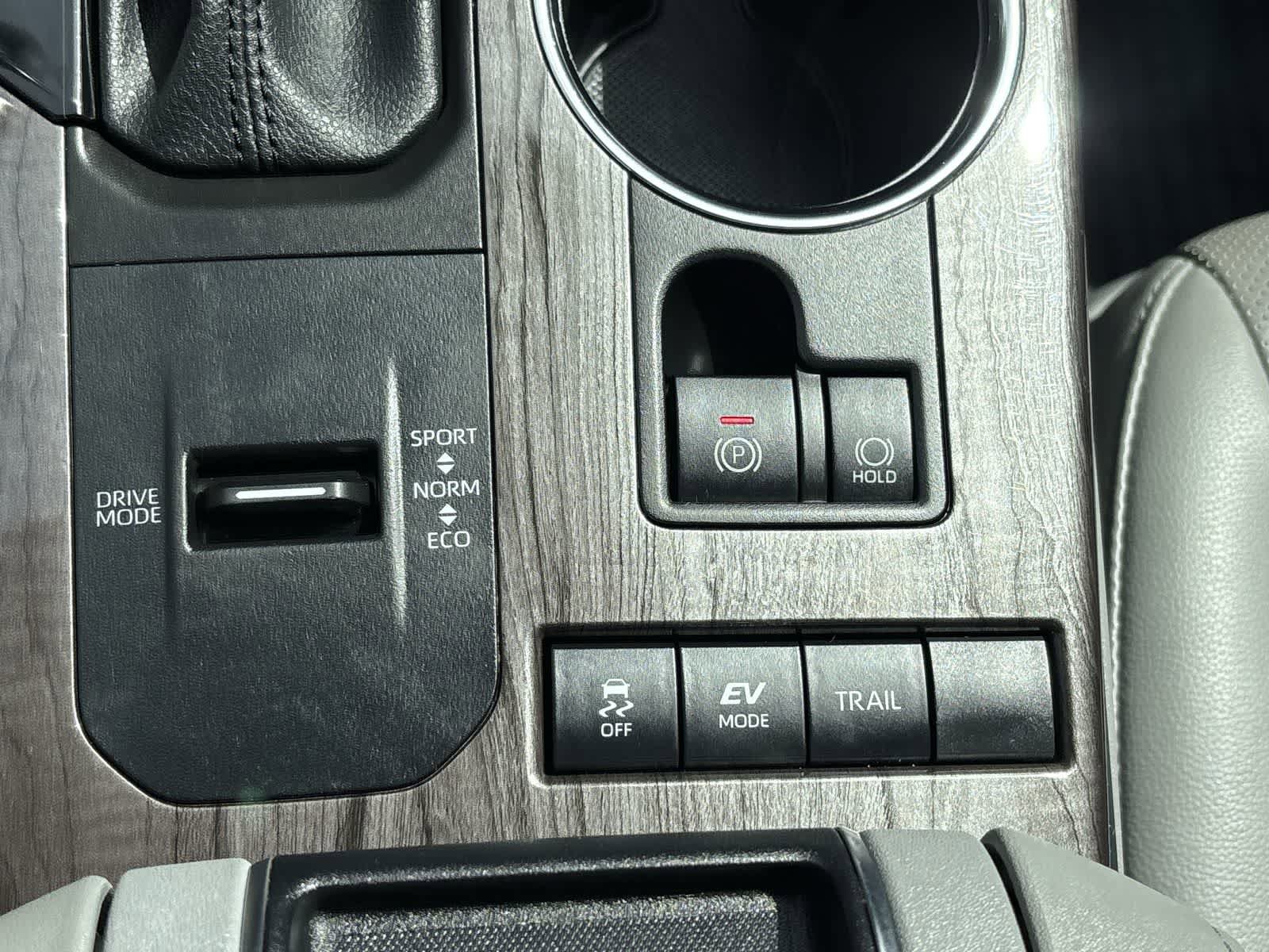 Used 2021 Toyota Highlander Limited AWD/4WD image 23