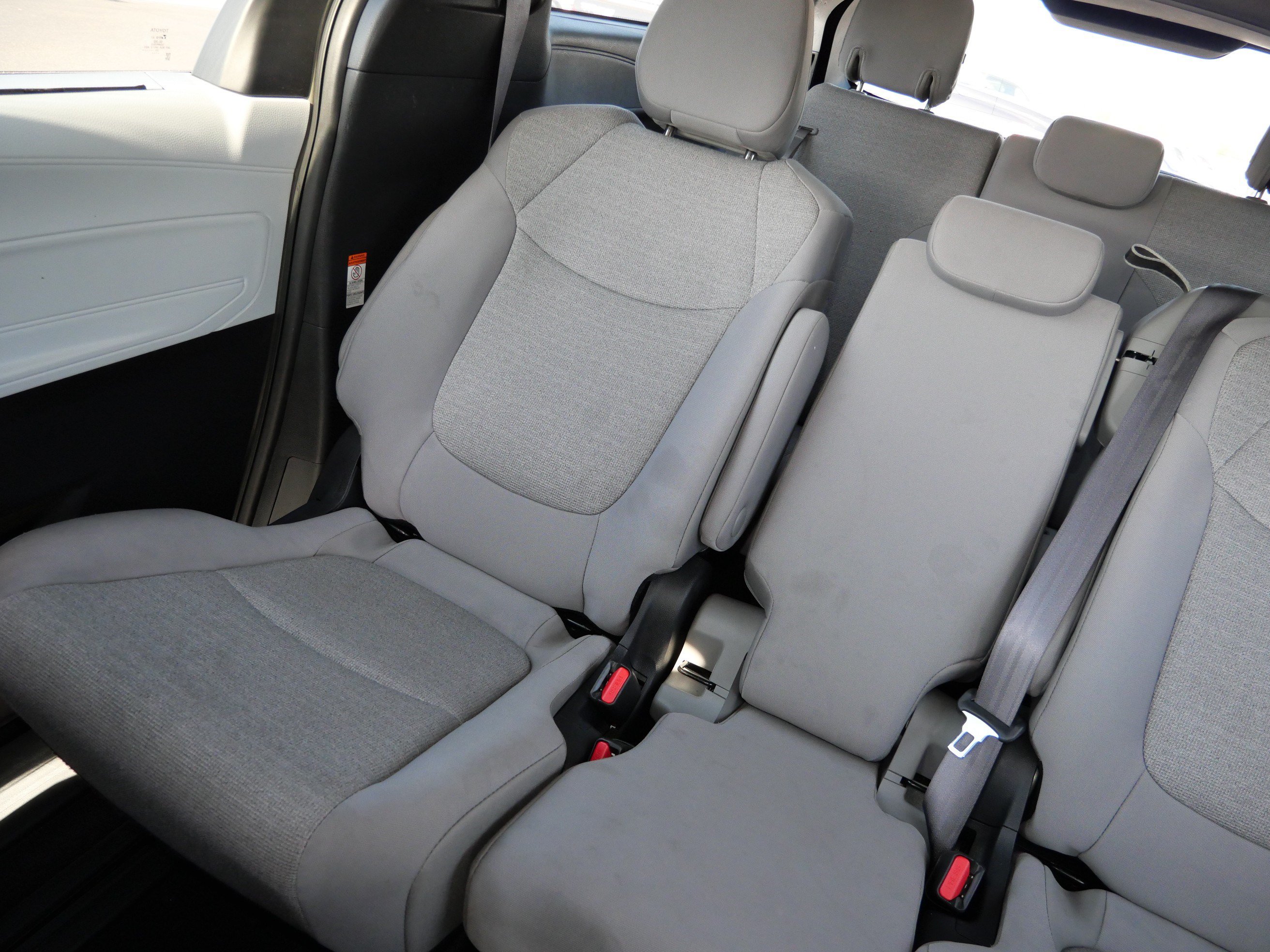 Used 2025 Toyota Sienna LE AWD/4WD image 12