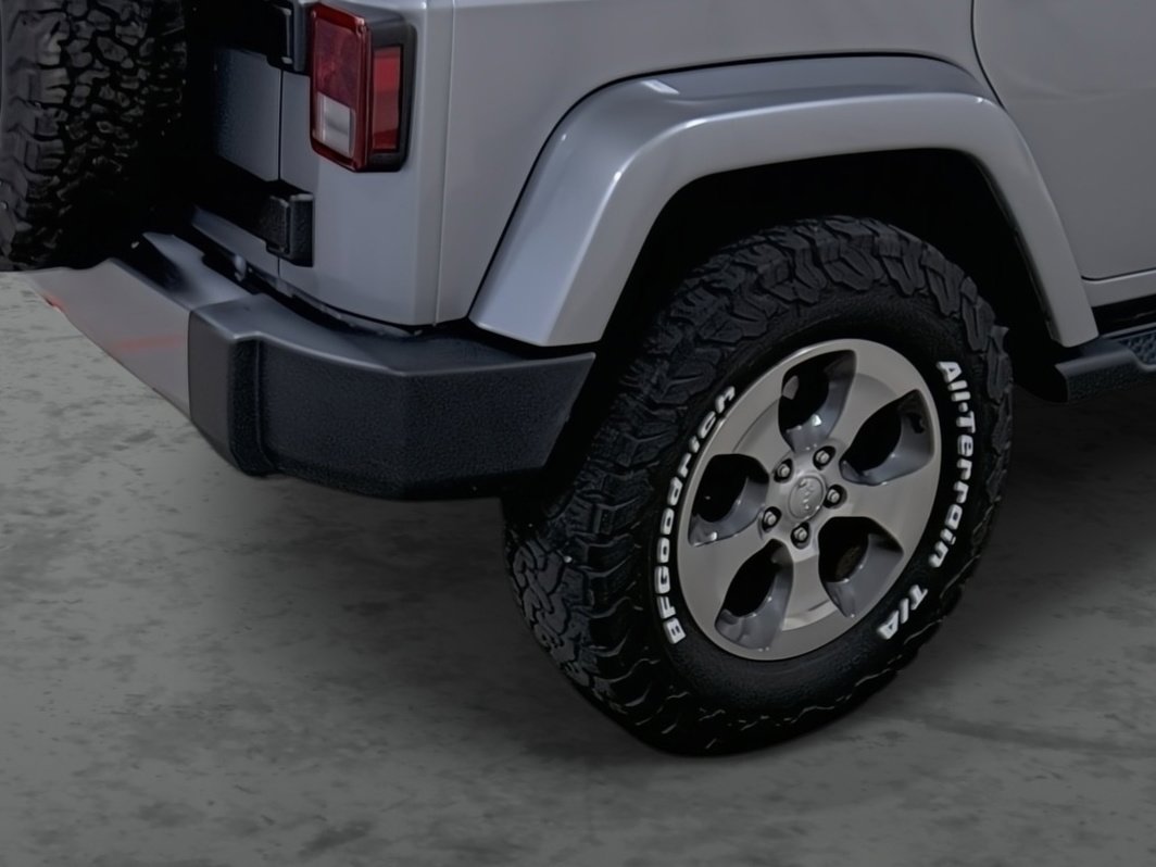 Used 2018 Jeep Wrangler Unlimited Sahara AWD/4WD image 12