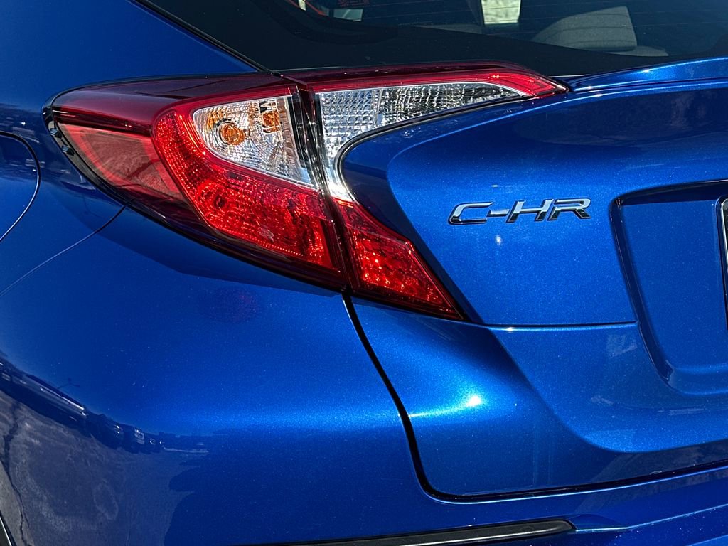 Used 2020 Toyota C-HR LE image 5