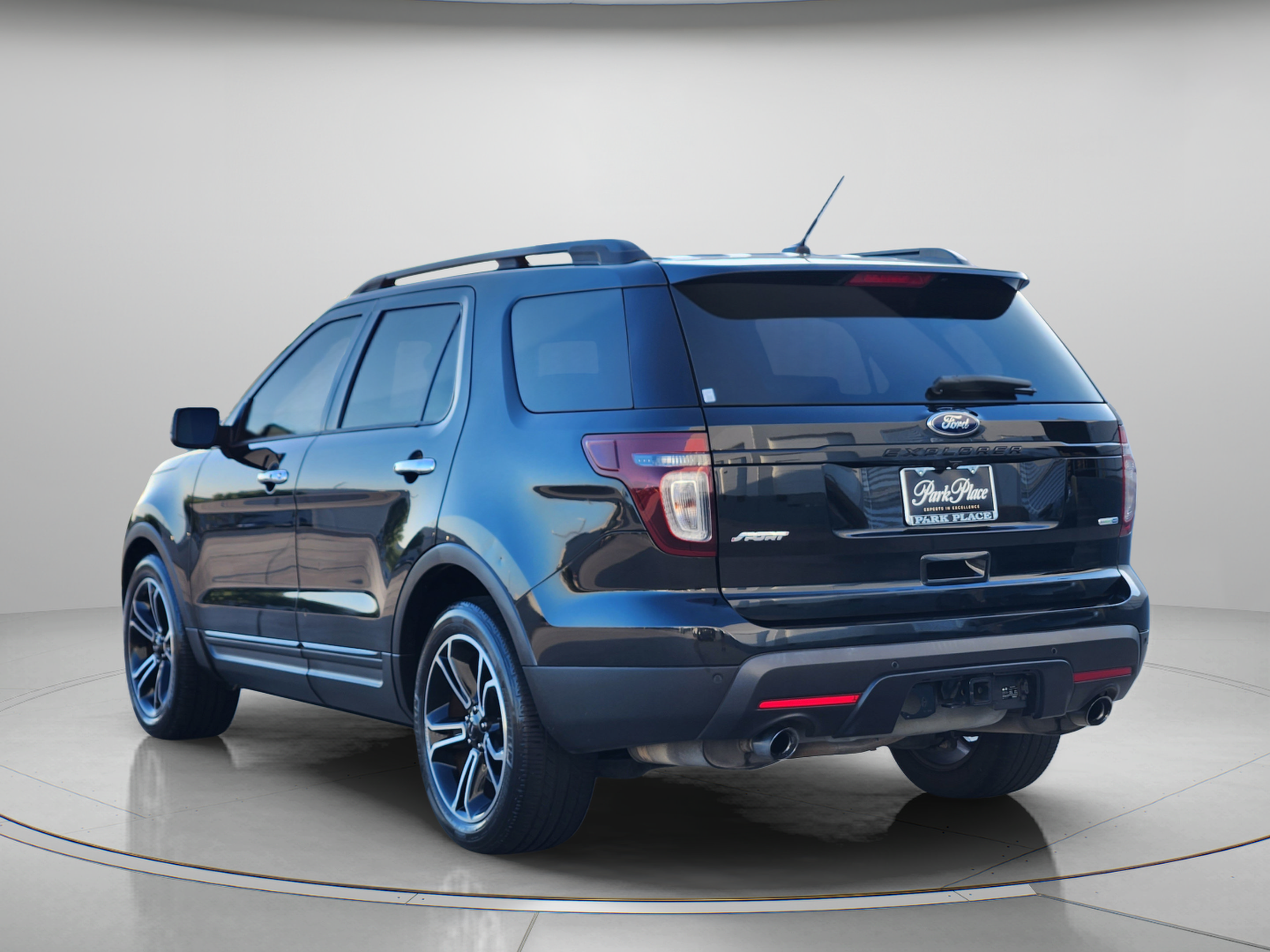 Used 2014 Ford Explorer Sport w/ Equipment Group 401A AWD/4WD image 3